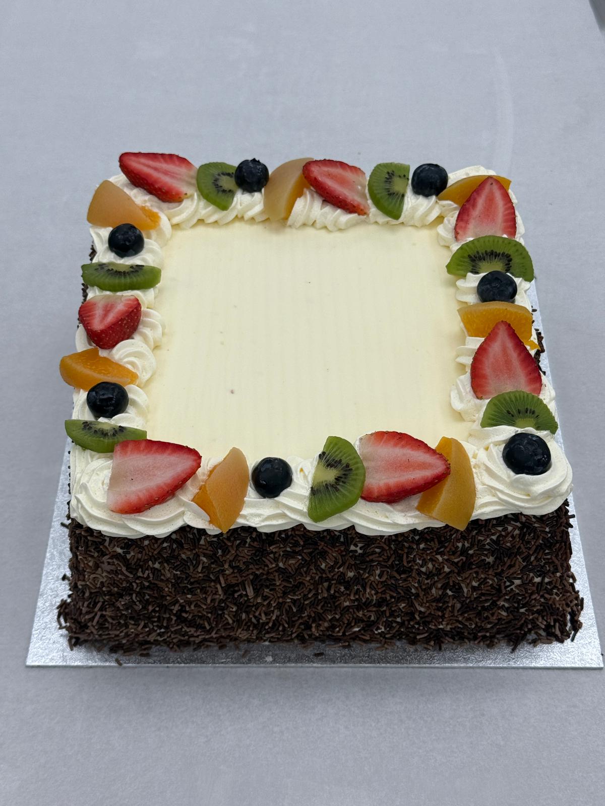 Fresh Fruits Cream Cake